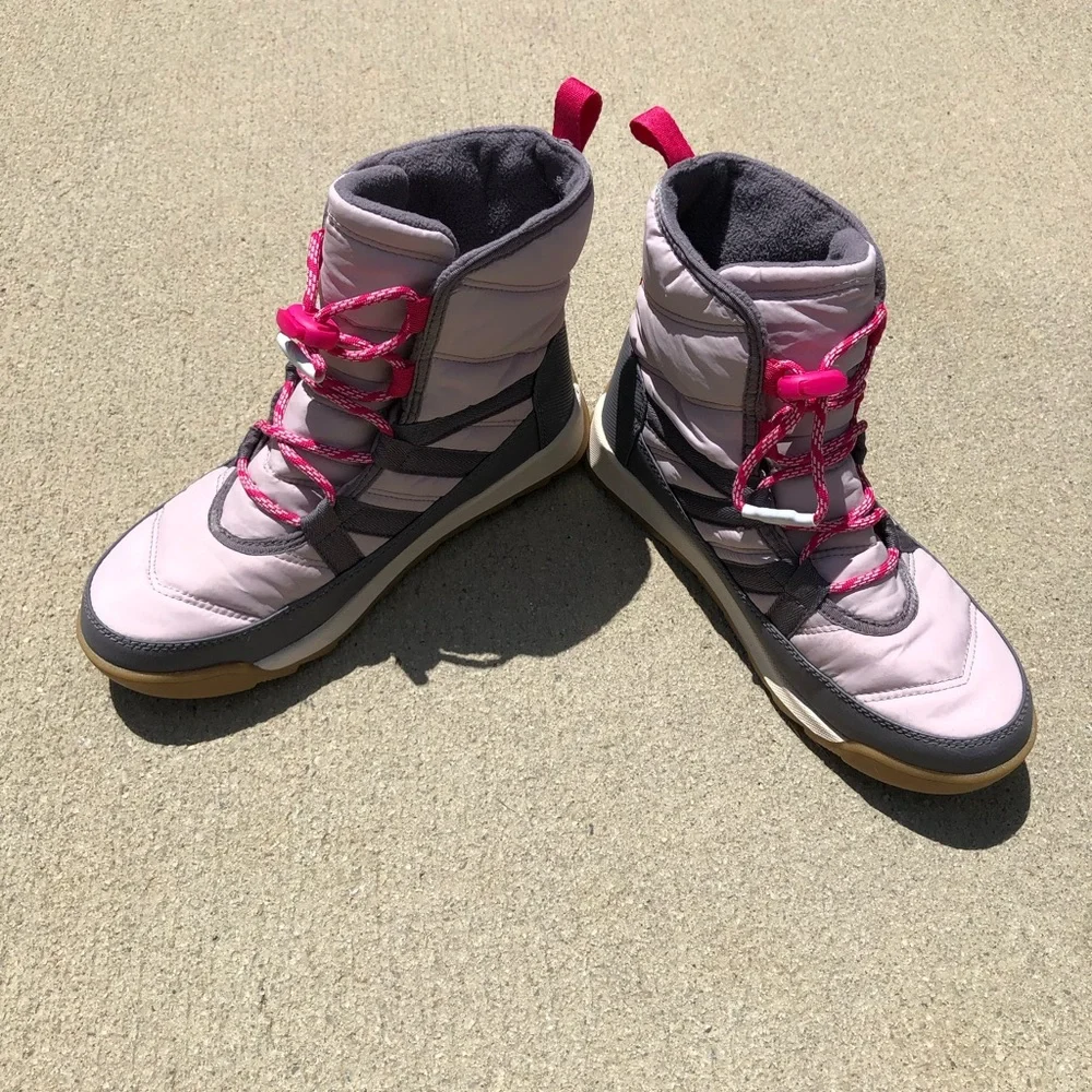 Sorel Youth Whitney Short Laced Boots. Size 5 - Picture 8 of 9